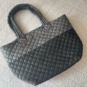 Two-tone Metallic Large Metro Tote Deluxe